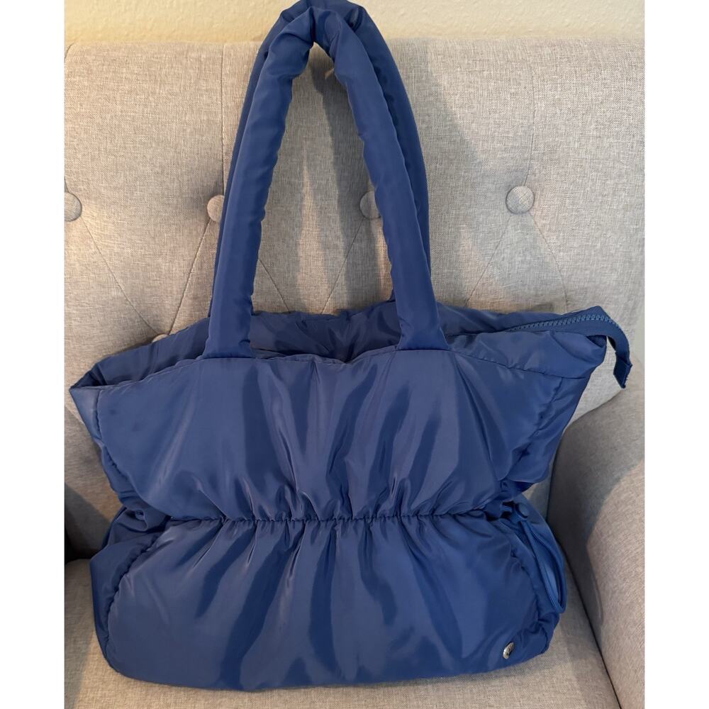 Bearpaw Bag Style Blue Quilted Zipper Shoulder Bag